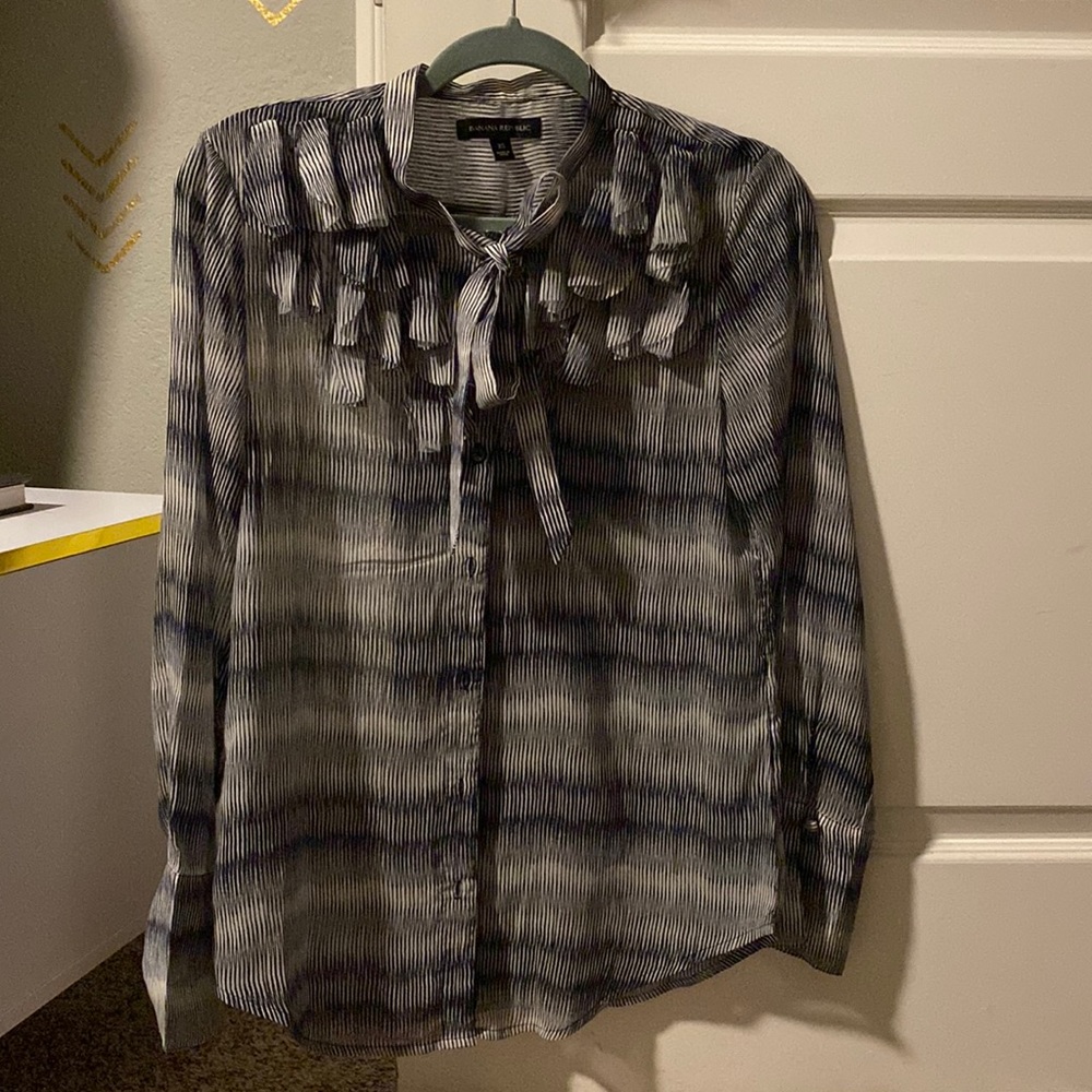 Banana Republic unique shirt